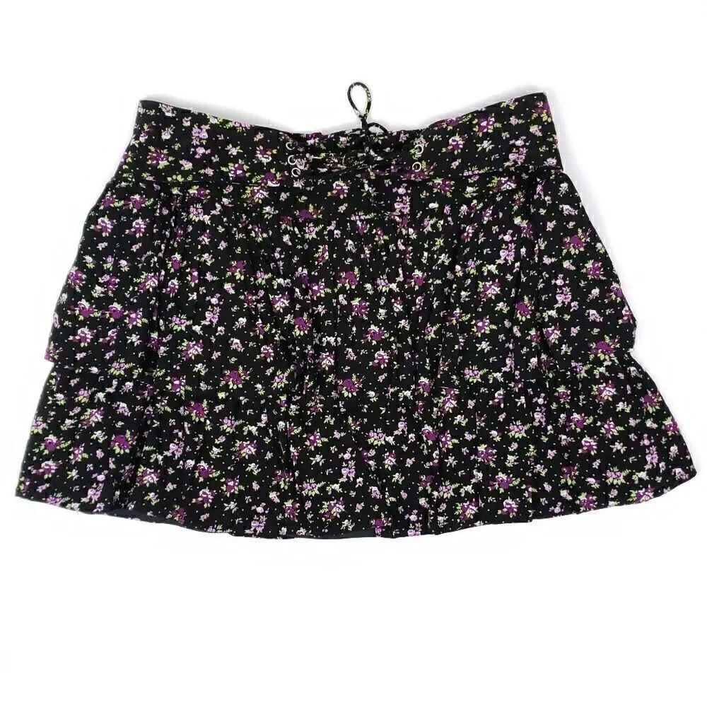 Bebe black floral layered ruffled mini skirt Small